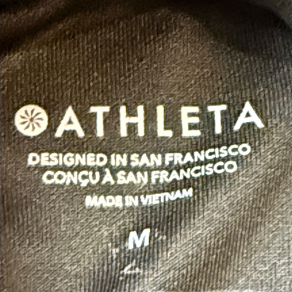 Athleta Seasoft Quarter Zip size medium - Picture 6 of 13